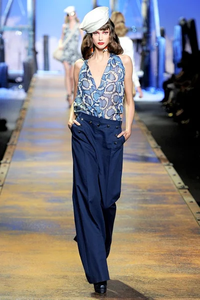 Look 9
